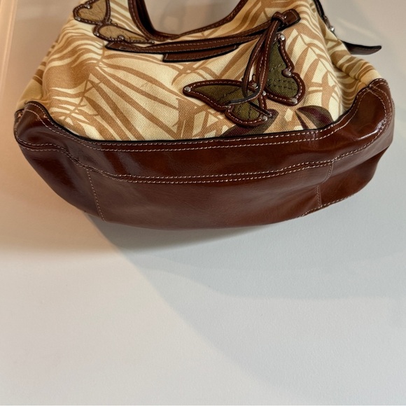 St John's Bay Gabby Butterfly Crossbody/Shoulder Bag - Picture 5 of 15